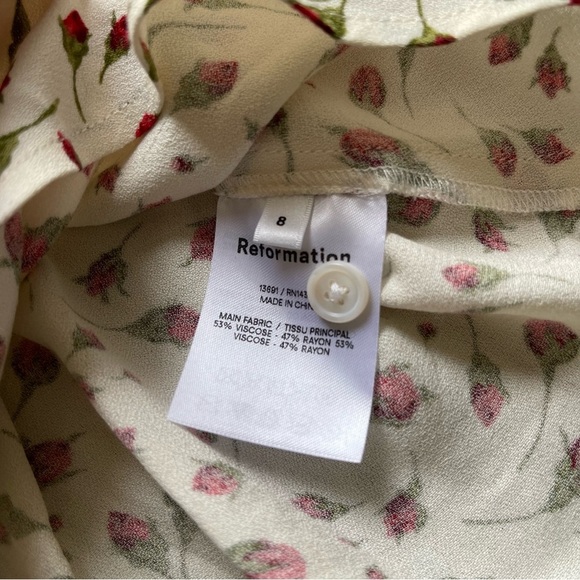 Reformation Gavin midi dress in a white and red rose bud floral pattern - Picture 2 of 8